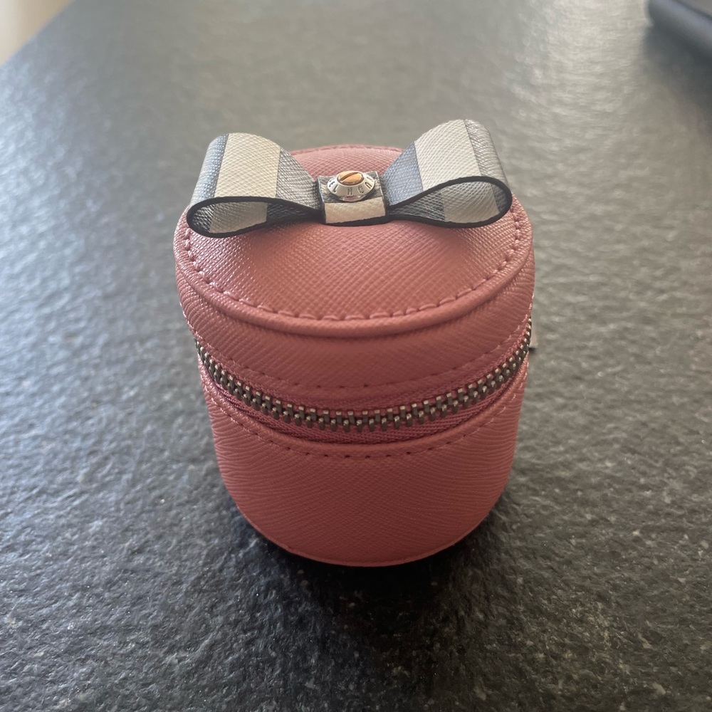 Henri Bendel jewelry case